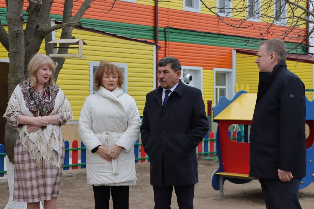 В Семикаракорском районе благоустроили сквер, капитально отремонтировали детский сад и обновили ДК