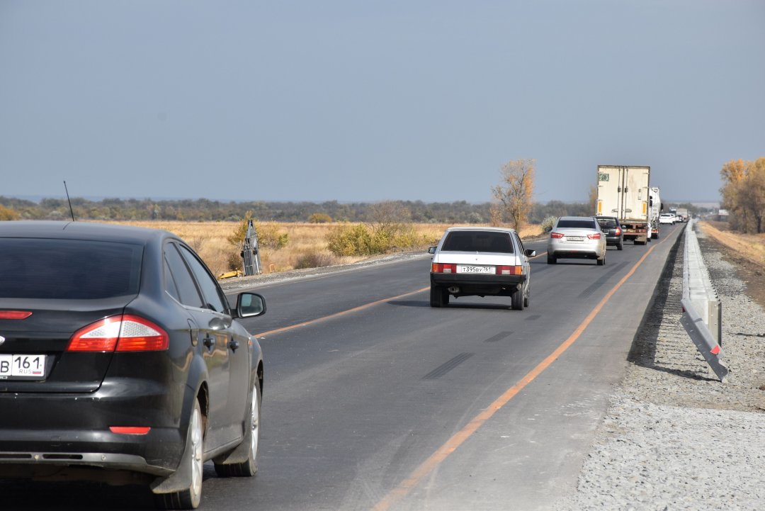 Завершается капремонт на участке автодороги протяженностью 5,6 км в Семикаракорском районе