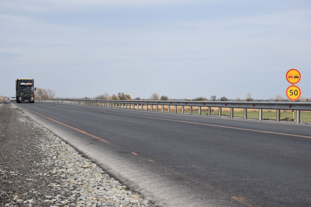 Завершается капремонт на участке автодороги протяженностью 5,6 км в Семикаракорском районе